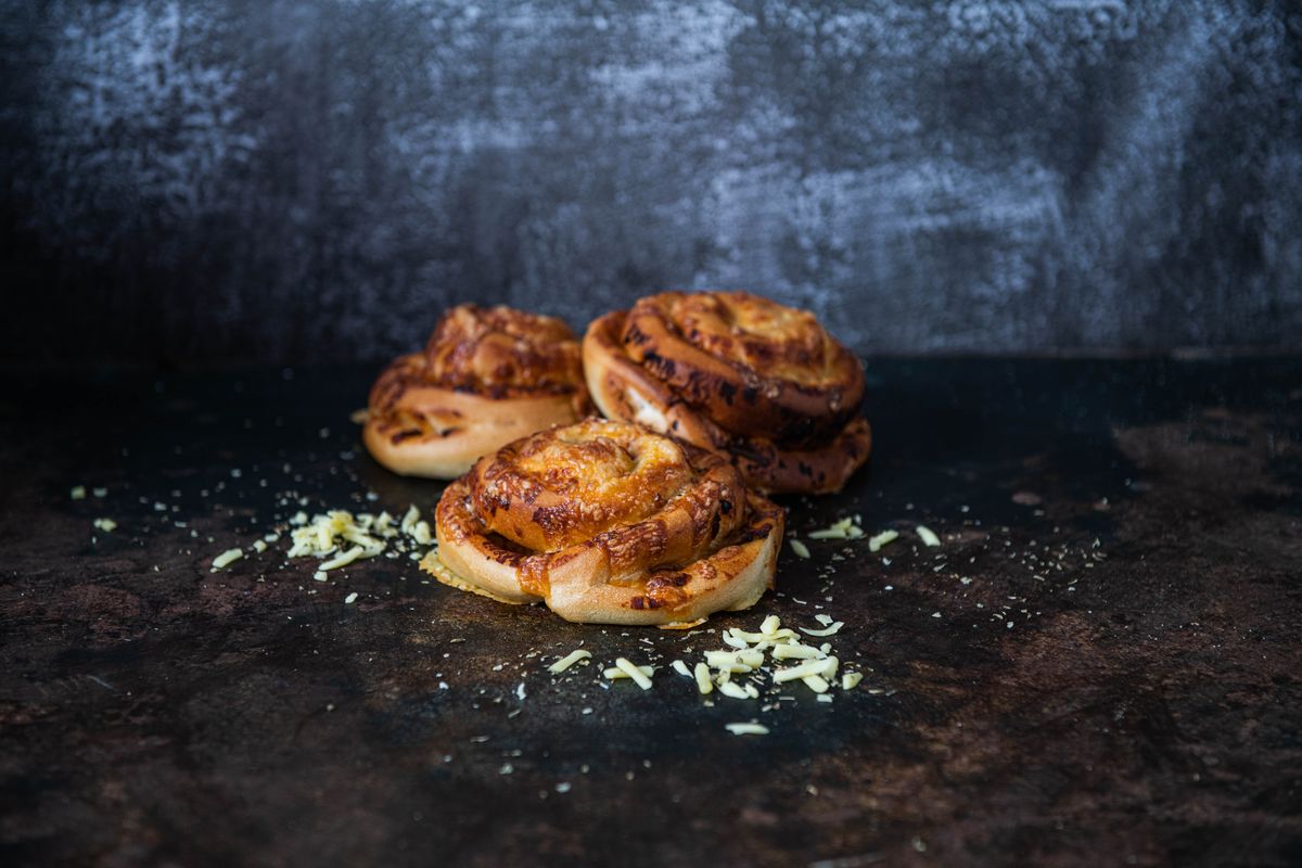 Suprima's baked Margherita Scrolls Large Suprima's baked Margherita Scrolls Large