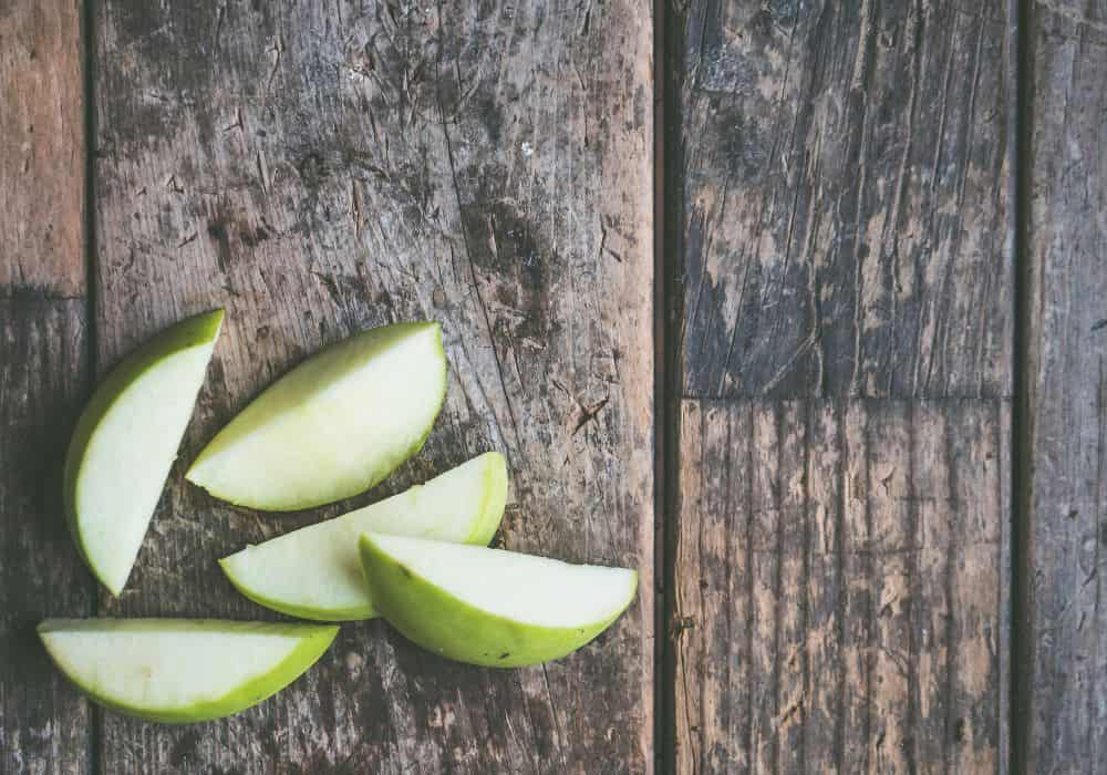 Travel Apple slices with cinnamon